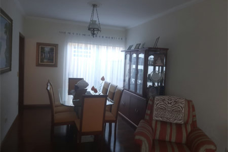 Bela casa com boa localização no bairro Portal do Sol