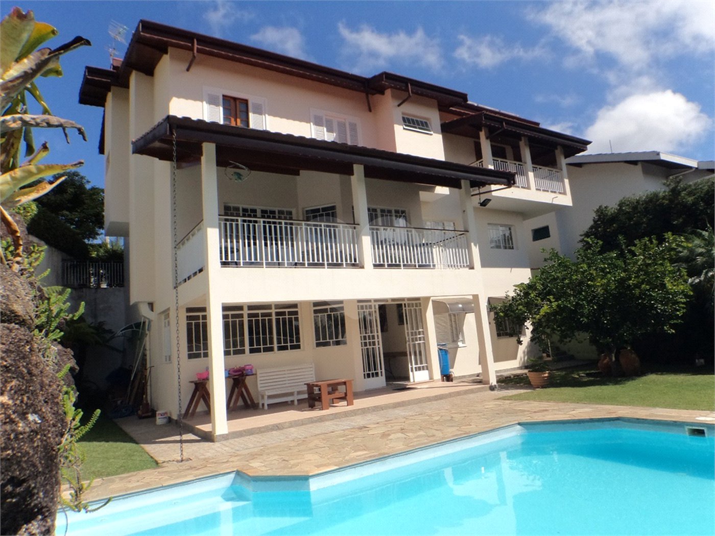 Casa à venda com 4 suítes em Nova Gardênia, Atibaia, SP