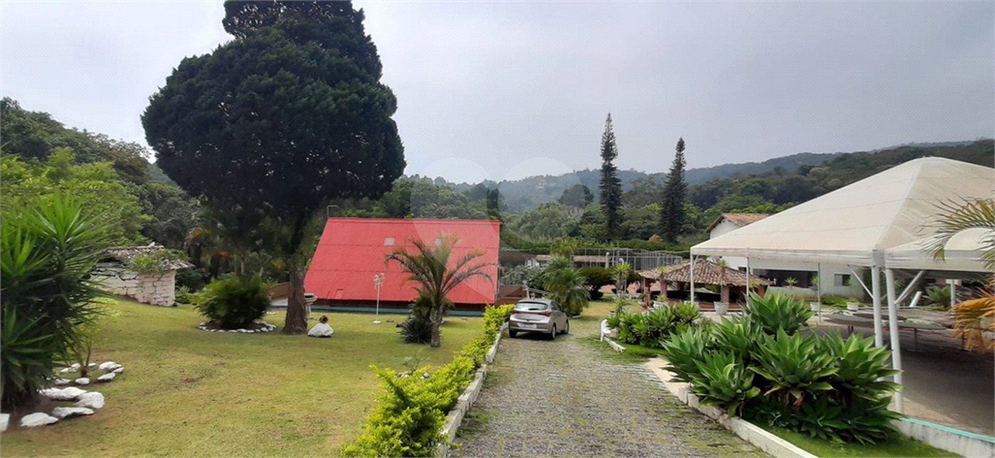 Casa Térrea à venda com 5 quartos, sendo 3 suítes, em Serra da Cantareira, Mairiporã, SP