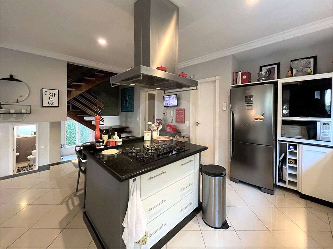 Casa à venda com 4 suítes em Vila Santo Antônio, Cotia, SP