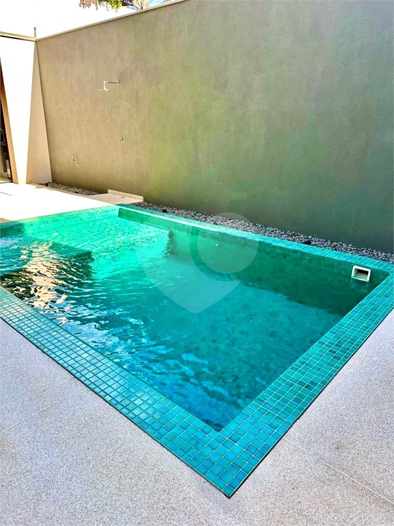 Casa à venda com 4 quartos, sendo 3 suítes, no condomínio Residencial Tivoli Park, Sorocaba - SP