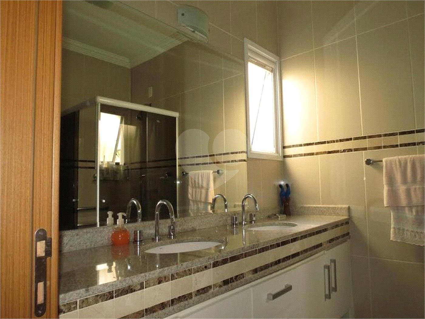 Casa à venda com 4 suítes no condomínio Residencial Santa Clara, Indaiatuba - SP