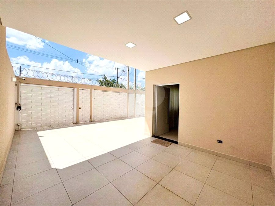 Sobrado à venda com 3 quartos, sendo 1 suíte,  em Residencial Jardim Nathália, Sorocaba, SP