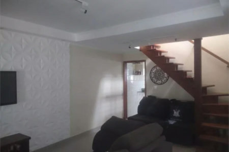 Sobrado à venda com 4 quartos, sendo 1 suíte, em Jardim Catanduva, São Paulo, SP