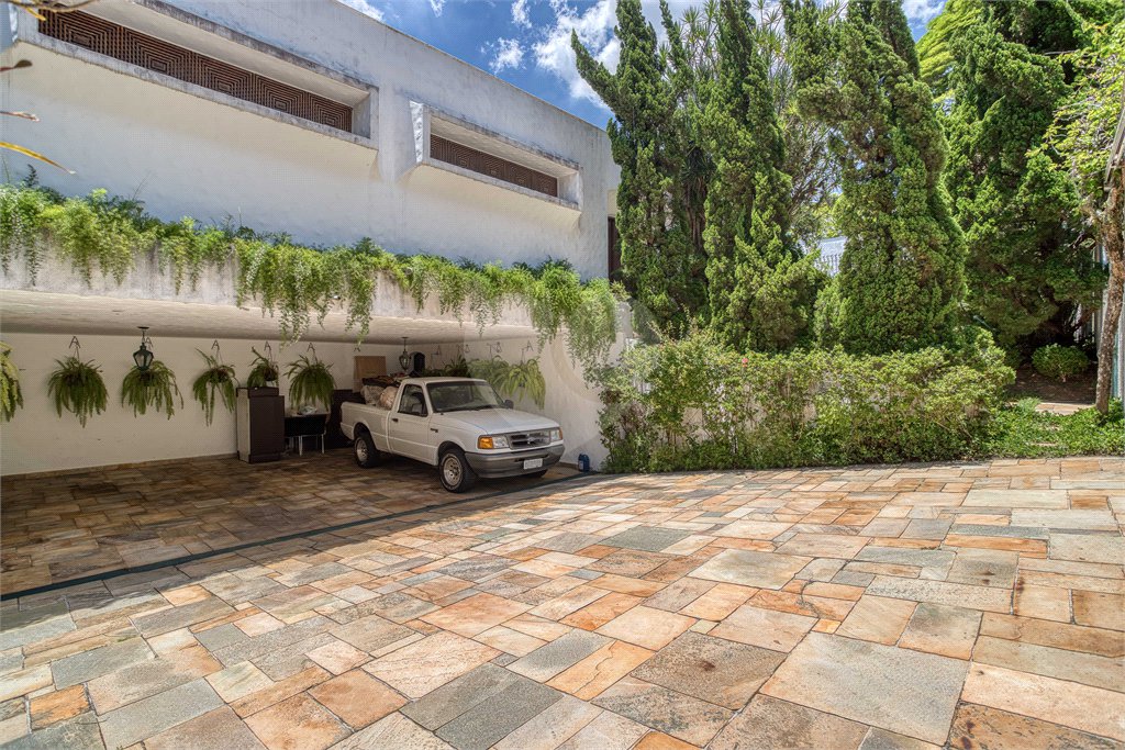 Casa Térrea à venda com 4 suítes em Jardim Cordeiro, São Paulo, SP