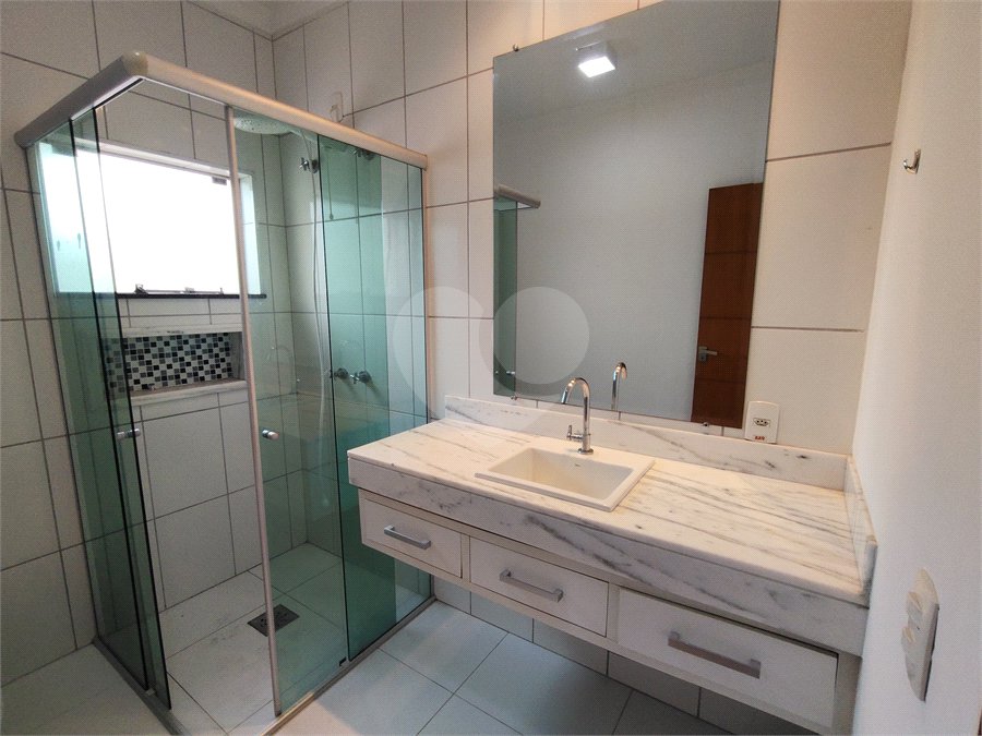Sobrado à venda com 3 quartos, sendo 2 suítes, em Jardim Itália, Itapetininga, SP