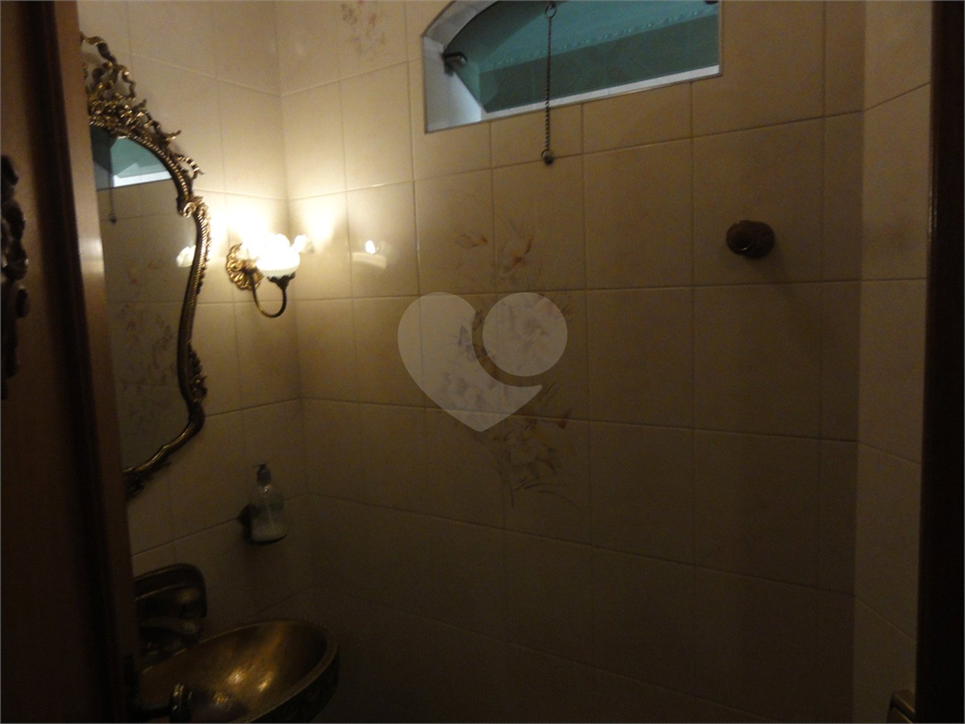 Sobrado à venda com 6 quartos, sendo 4 suítes, em Tremembé, São Paulo, SP