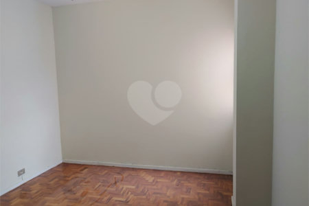 Apartamento à venda com 3 quartos, sendo 1 suíte, em Vila Mariana, São Paulo, SP