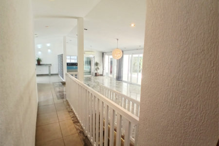 Casa Térrea à venda com 3 suítes em Anchieta, São Bernardo do Campo, SP