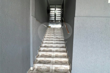Sobrado à venda com 4 quartos, sendo 2 suítes,  em Jardim Marisa, São Paulo, SP