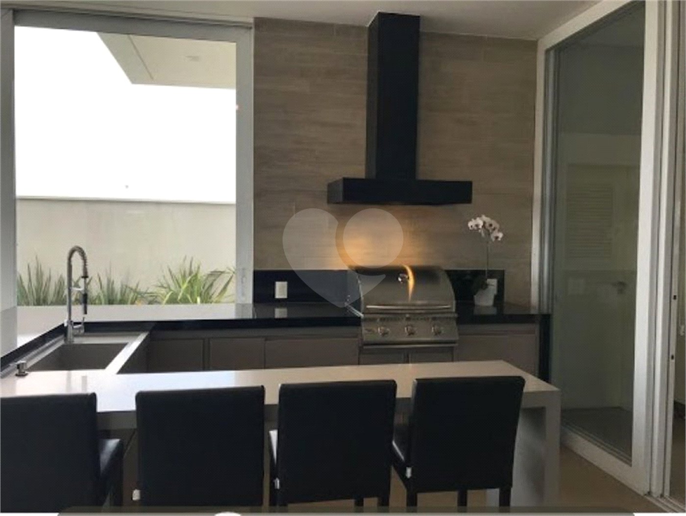 Casa à venda com 3 quartos, sendo 1 suíte, no condomínio Residencial Central Parque, Salto - SP