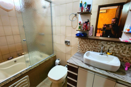 Casa à venda com 4 quartos, sendo 1 suíte, em Jardim Nova Época, Araraquara, SP