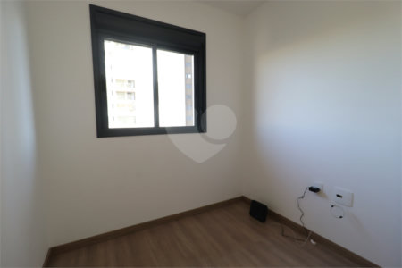 Apartamento à venda com 3 quartos, sendo 1 suíte, em Vila Anastácio, São Paulo, SP