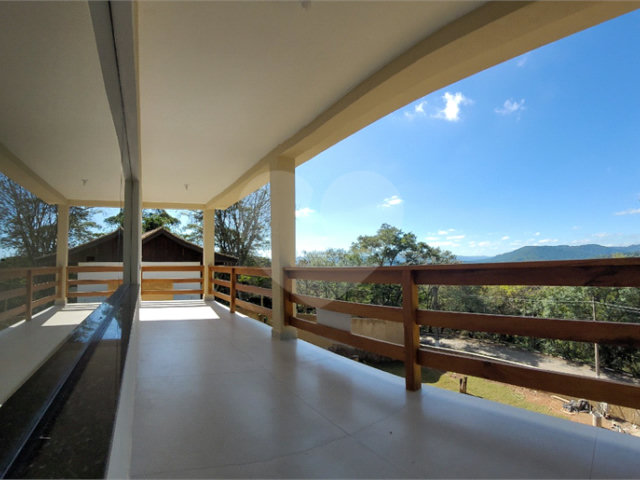 Casa à venda com 4 suítes no condomínio Sausalito, Mairiporã - SP