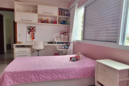 Casa à venda com 3 quartos, sendo 1 suíte, no condomínio Residencial Itatiba Country Club, Itatiba - SP
