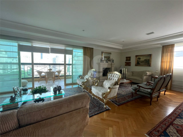 Apartamento à venda com 3 suítes em Campo Belo, São Paulo, SP