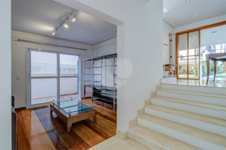 Casa à venda com 4 suítes no condomínio Ville de Marseille, São Paulo - SP