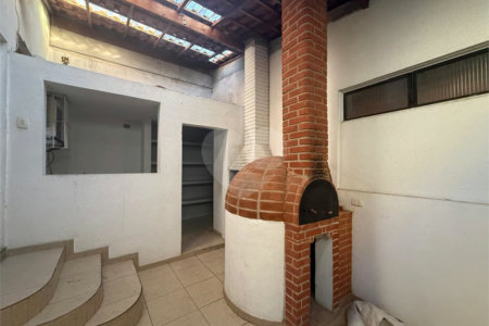 Sobrado à venda com 3 quartos, sendo 1 suíte,  em Vila Santo Antônio, São Paulo, SP