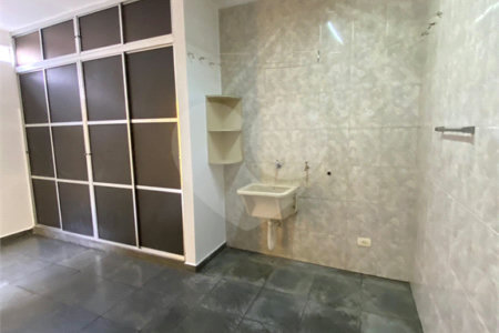 Sobrado à venda com 3 quartos, sendo 1 suíte, em Vila dos Remédios, São Paulo, SP