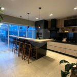 Casa à venda com 4 quartos, sendo 2 suítes, no condomínio Residencial Parque Esplanada, Votorantim - SP
