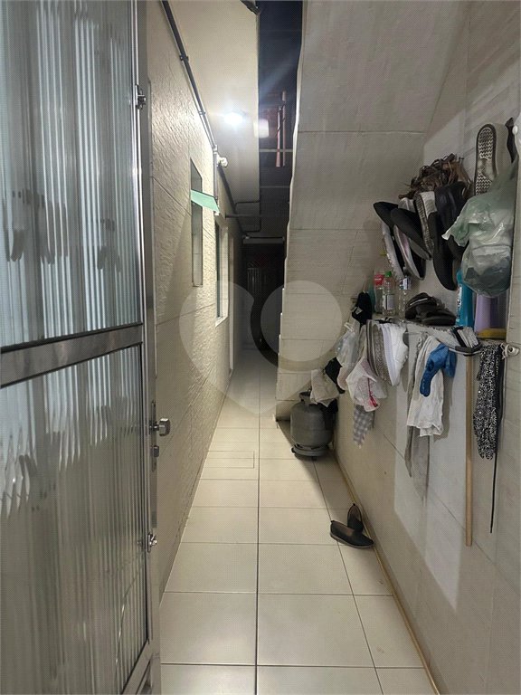 Sobrado à venda com 4 quartos em Jardim Luciana, Itaquaquecetuba, SP