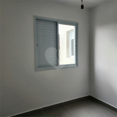Casa à venda com 2 quartos, sendo 1 suíte, no condomínio Residencial Sanches, São Paulo - SP