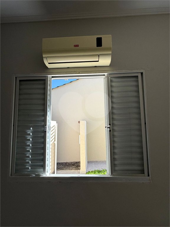 Casa à venda com 3 quartos, sendo 1 suíte, no condomínio Bela Vita, Atibaia - SP