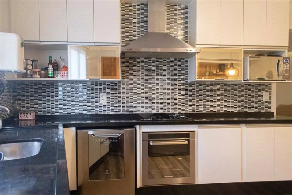 Casa à venda com 3 suítes em Chora Menino, São Paulo, SP