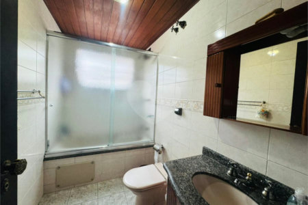 Casa à venda com 3 quartos, sendo 1 suíte,  em Vila Galvão, Guarulhos, SP