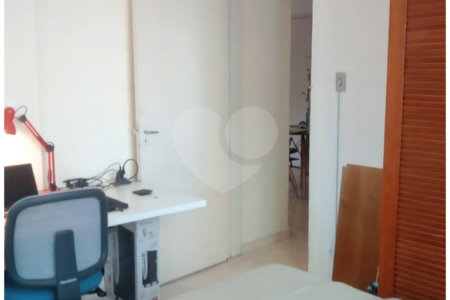 Apartamento mobiliado com 49 m² de área útil, 1 quarto, à venda na Bela Vista