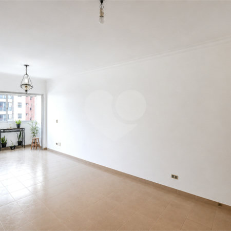 Apartamento à venda com 3 quartos, sendo 1 suíte, em Vila Mariana, São Paulo, SP