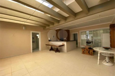 Casa à venda com 4 suítes no condomínio Ipê Velho, Vinhedo - SP