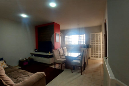 Sobrado à venda com 4 quartos, sendo 2 suítes, em Jardim Paulista, Atibaia, SP
