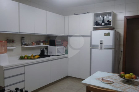 Casa Térrea à venda com 3 suítes em Super Quadra Morumbi, São Paulo, SP