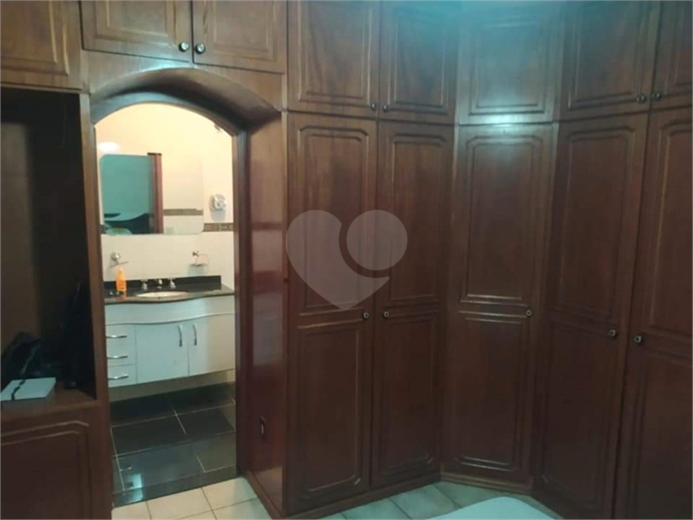 Casa à venda com 4 quartos, sendo 1 suíte, em Jardim Santa Cecília, Guarulhos, SP