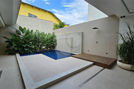 Casa à venda com 3 suítes no condomínio Golden Village., Rio de Janeiro - RJ