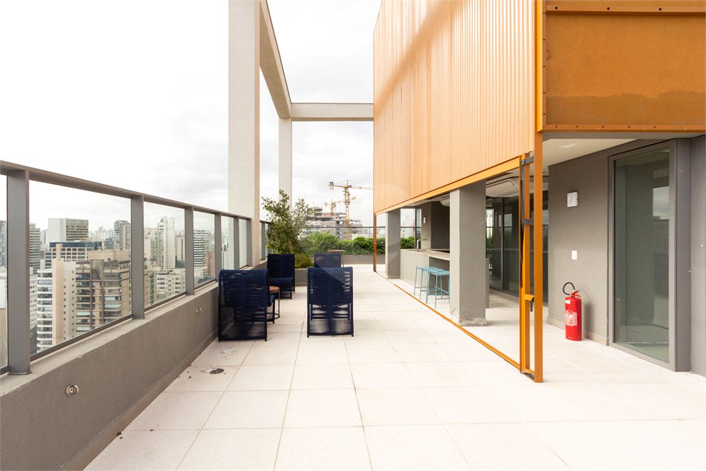 Apartamento à venda ou para alugar com 3 suítes em Moema, São Paulo, SP