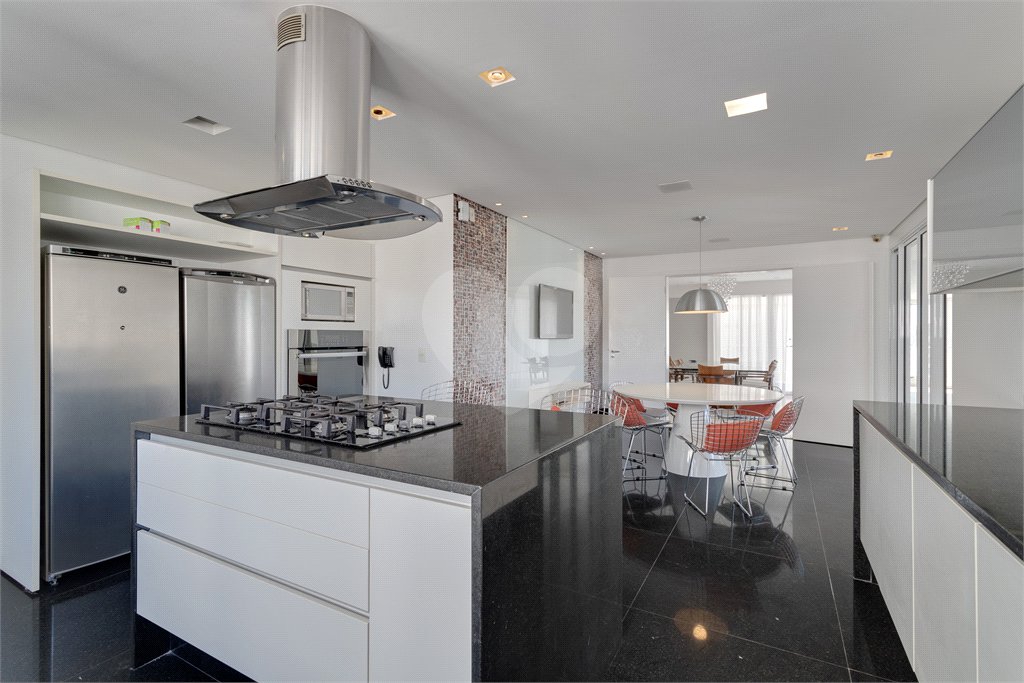 Apartamento à venda com 4 suítes em Campo Belo, São Paulo, SP