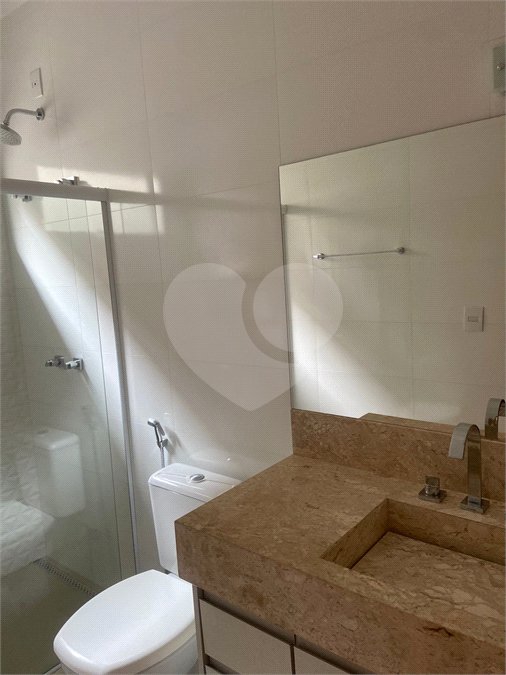 Casa à venda ou para alugar com 3 suítes no condomínio Portal das Tipuanas, Araraquara - SP