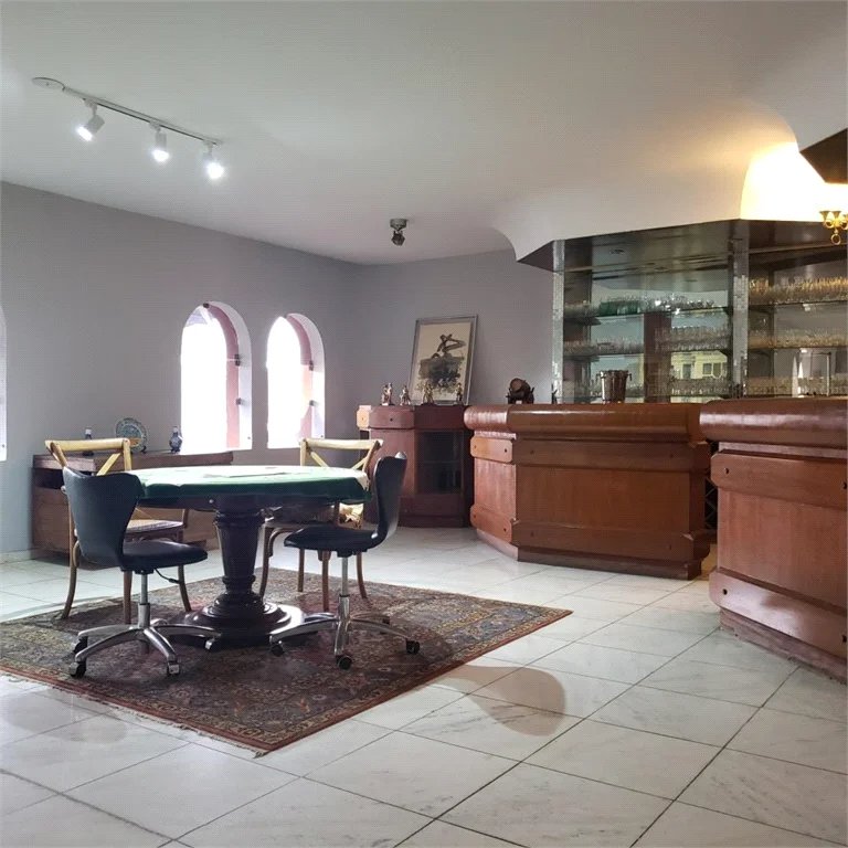 Casa à venda com 6 quartos, sendo 4 suítes, em Vila Sônia, São Paulo, SP