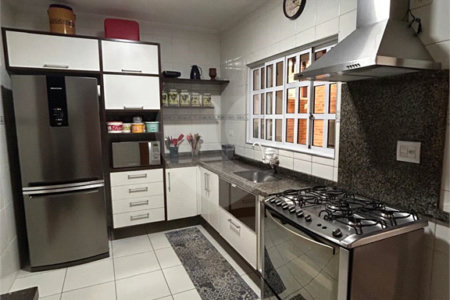 Casa à venda com 3 quartos, sendo 1 suíte,  no condomínio Jardim Europa, Mogi das Cruzes - SP