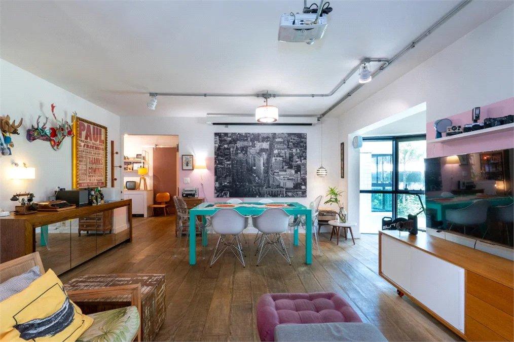 Apartamento à venda com 3 quartos, sendo 1 suíte, em Jardim Morumbi, São Paulo, SP