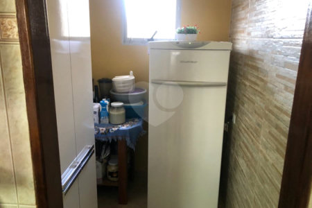 Casa à venda com 3 quartos, sendo 2 suítes,  em Jardim do Lago, Atibaia, SP