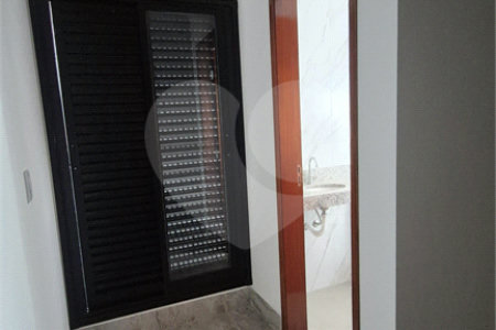 Casa à venda com 3 quartos, sendo 1 suíte, em Vila Nivi, São Paulo, SP