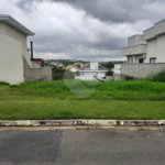 Terreno à venda no condomínio Bosque dos Cambarás, Valinhos - SP