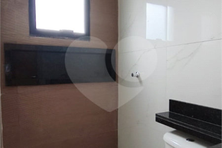 Casa à venda com 2 suítes no condomínio Residencial Paranaguá, São Paulo - SP