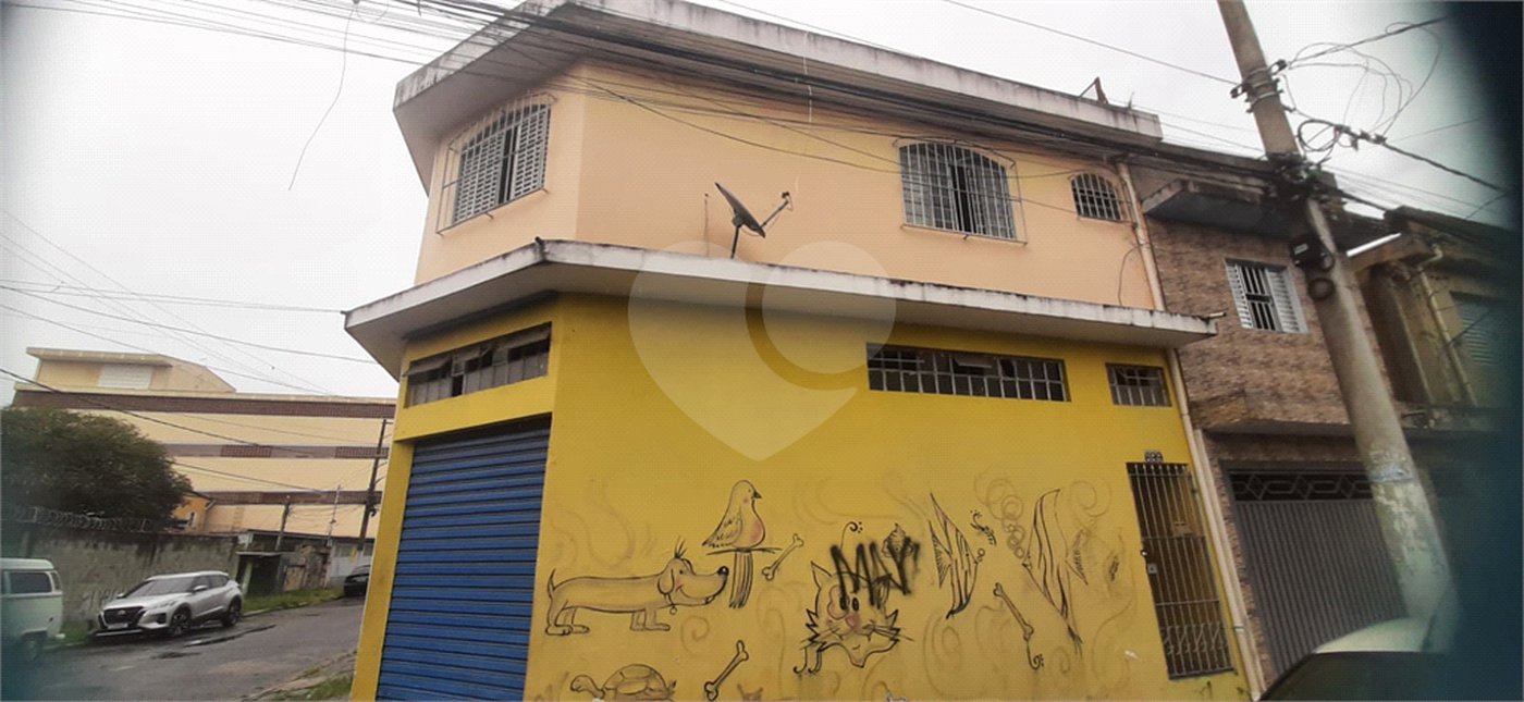 Sobrado à venda com 4 quartos, sendo 1 suíte, em Jardim Brasil (zona Norte), São Paulo, SP