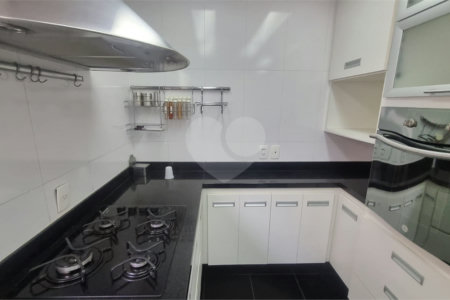 Apartamento à venda com 3 quartos, sendo 1 suíte,  em Indianópolis, São Paulo, SP