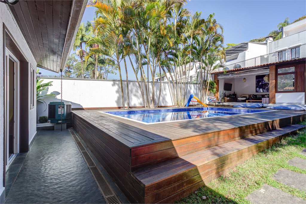 Casa de Vila à venda com 4 quartos, sendo 2 suítes,  em Jardim Marajoara, São Paulo, SP