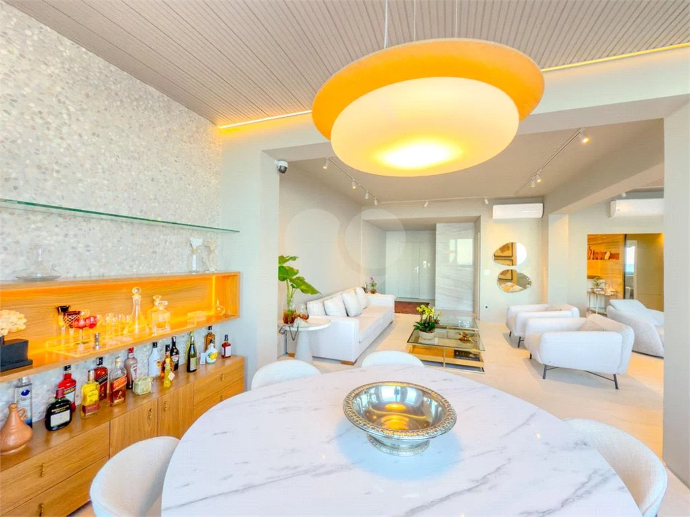 Apartamento à venda com 4 quartos, sendo 1 suíte,  em Copacabana, Rio de Janeiro, RJ